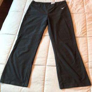 E15 Nike crop workout athleisure pants